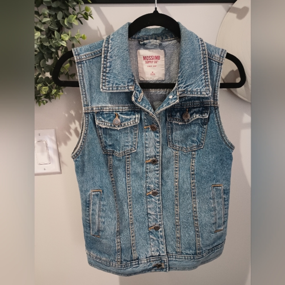 Mossimo Supply Co. Distressed Light Blue Denim Vest Size M